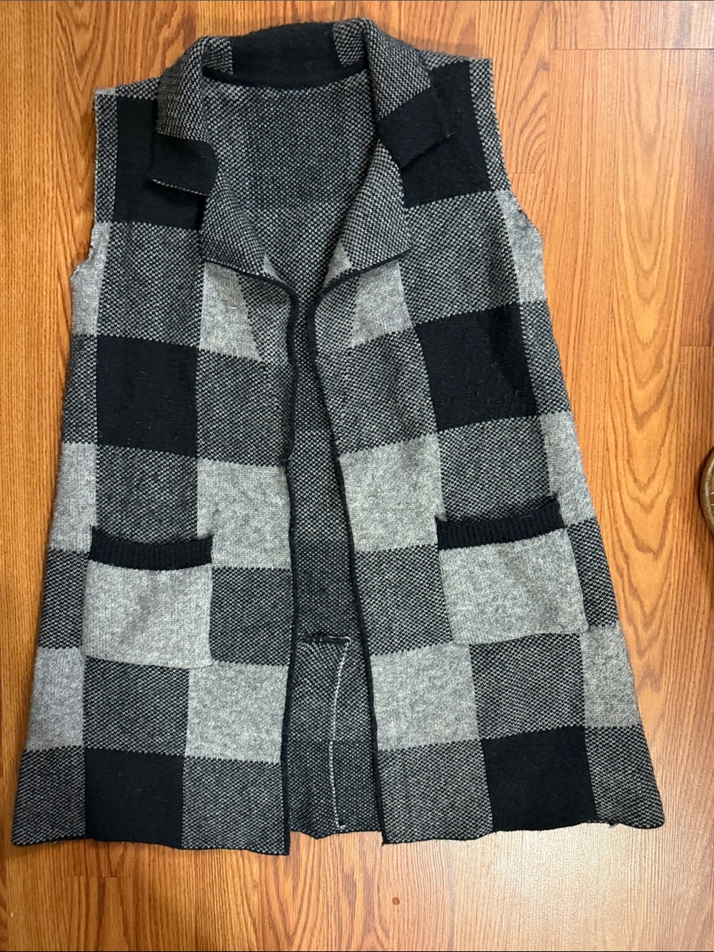 Womens Black & Gray Check Knit Vest Sweater